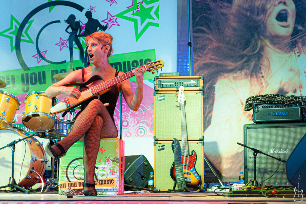 Sissi Perlinger, "All you need is Music", Münchner Rockmuseum, München